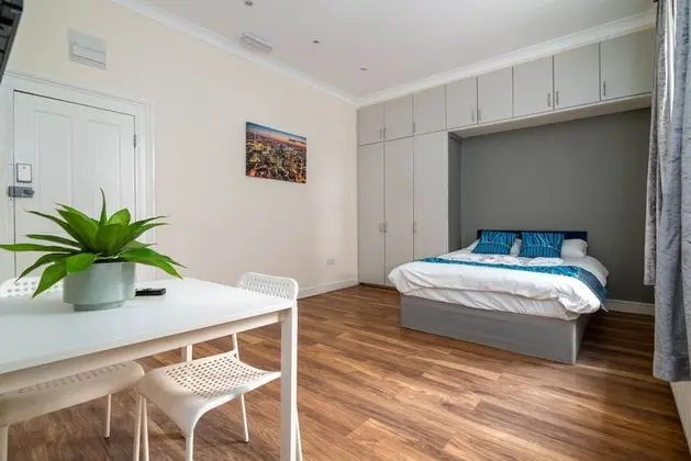 Superior Stüdyo, Özel Banyo