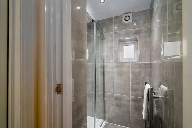 Superior Stüdyo, Özel Banyo