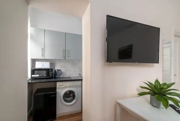 Superior Stüdyo, Özel Banyo