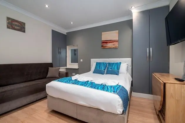 Superior Stüdyo, Özel Banyo