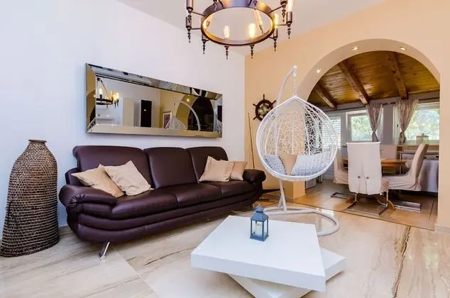 One bedroom apartment with patio