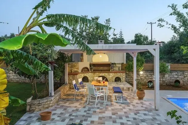 Ev, 4 Yatak Odası, Kişiye Özel Havuzlu