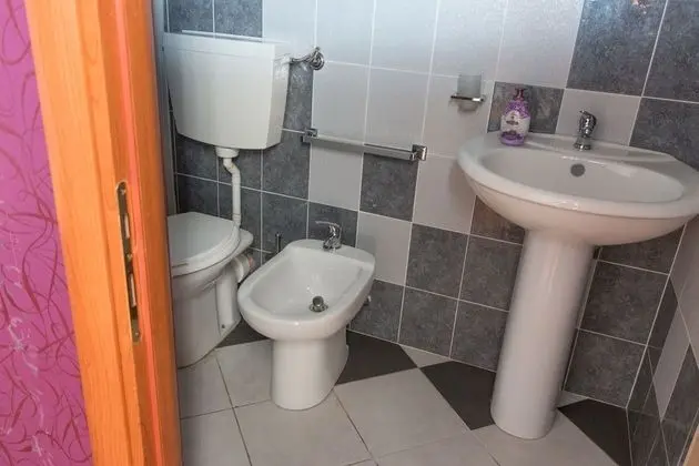 Üç Kişilik Oda