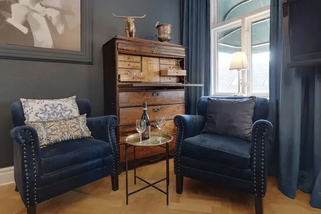 Tek Büyük Yataklı Oda (Midnight Blue)