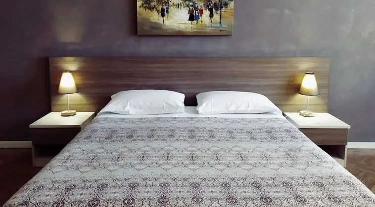Classic Tek Büyük Yataklı Oda