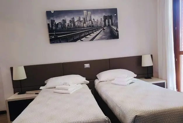 Standard Tek Büyük Yataklı Oda