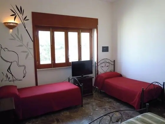 Üç Kişilik Oda