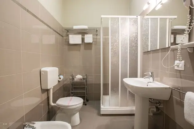 Standard Üç Kişilik Oda, 1 Yatak Odası, Banyolu/Duşlu, Avlu