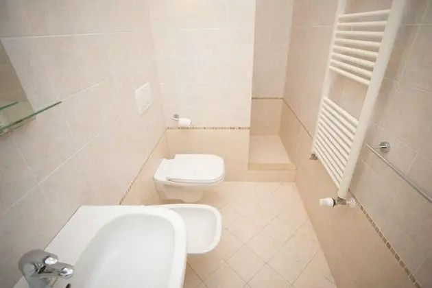 Üç Kişilik Oda