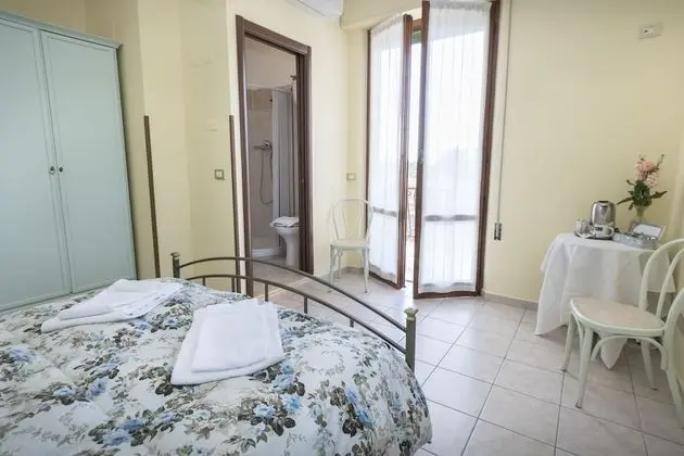 Tek Büyük Yataklı Oda, Veranda, Bahçe Manzaralı