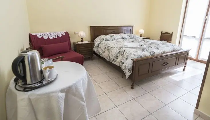 Üç Kişilik Oda, Veranda, Bahçe Manzaralı