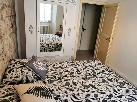 Standard Tek Büyük Yataklı Oda, Ortak Banyo
