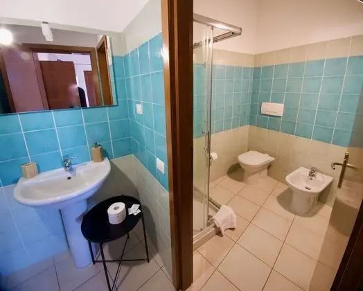 Economy Tek Büyük Yataklı Oda, Banyolu/Duşlu (Vista Piazza)