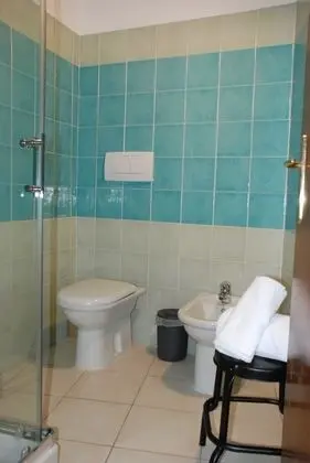 Economy Tek Büyük Yataklı Oda, Banyolu/Duşlu (Vista Piazza)