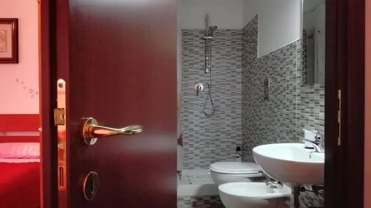 Üç Kişilik Oda, Balkon