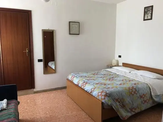 Basic Tek Büyük Yataklı Oda