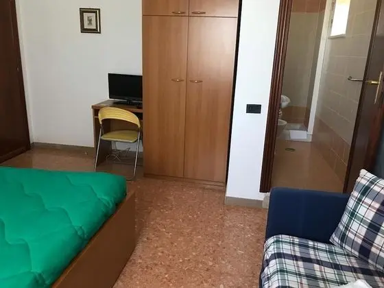 Basic Tek Büyük Yataklı Oda