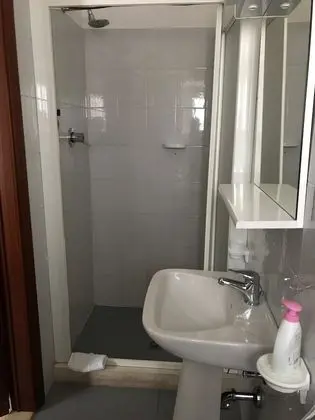 Basic Tek Büyük Yataklı Oda