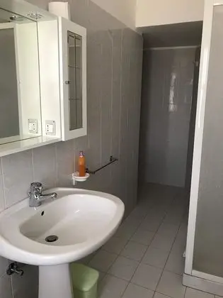 Basic Tek Büyük Yataklı Oda