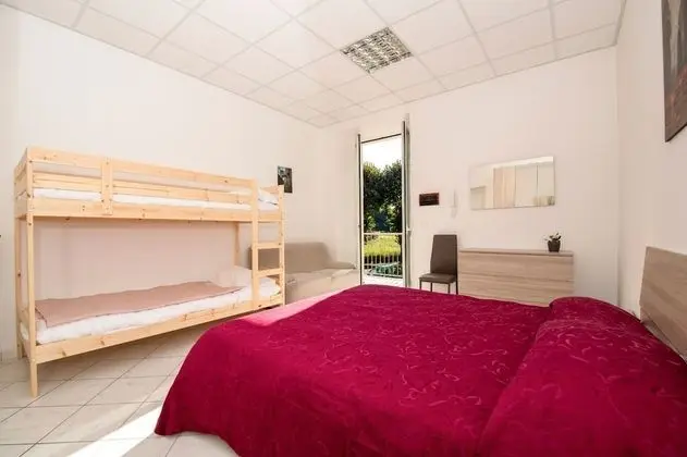 Standard Dört Kişilik Oda, Ortak Banyo, Şehir Manzaralı