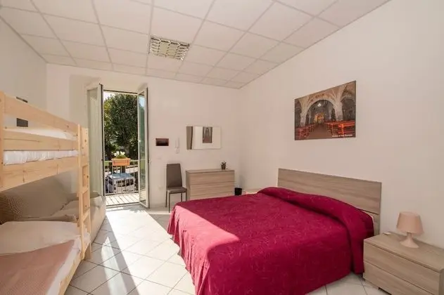 Standard Dört Kişilik Oda, Ortak Banyo, Şehir Manzaralı