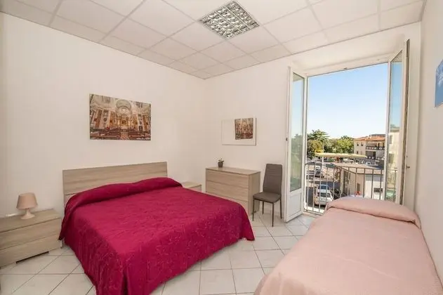 Standard Üç Kişilik Oda, Ortak Banyo, Şehir Manzaralı