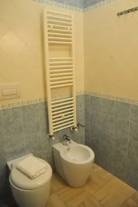 Tek Büyük veya İki Ayrı Yataklı Oda, Küçük Mutfak