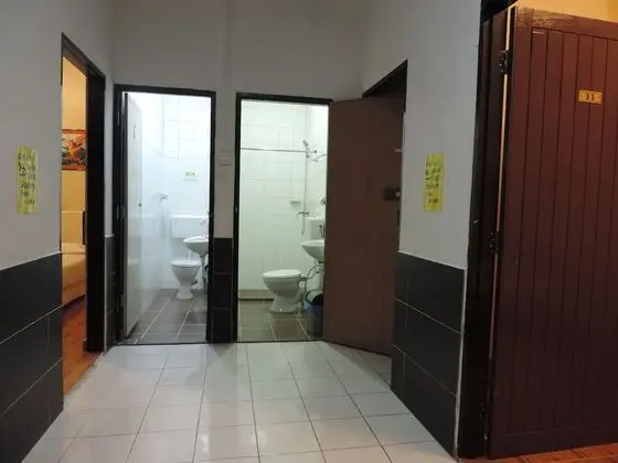 Basic Tek Büyük Yataklı Oda, Ortak Banyo (Small)