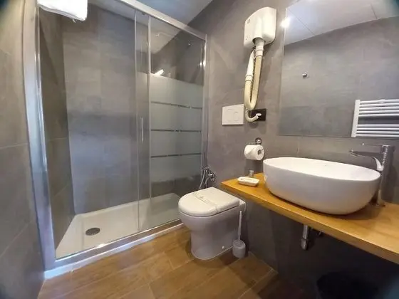 Basic Tek Büyük Yataklı Oda