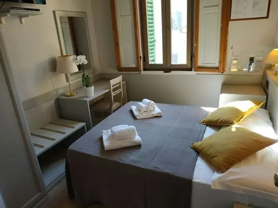 Basic Tek Büyük Yataklı Oda