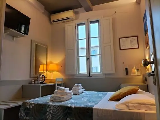 Basic Tek Büyük Yataklı Oda