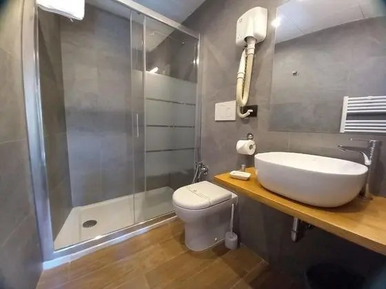 Basic Tek Büyük Yataklı Oda