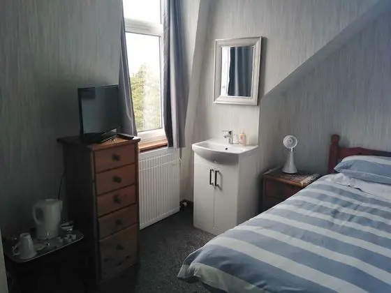 Tek Kişilik Oda, Ortak Banyo