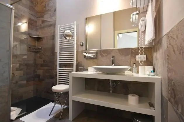 Design Tek Büyük veya İki Ayrı Yataklı Oda, Göl Manzaralı