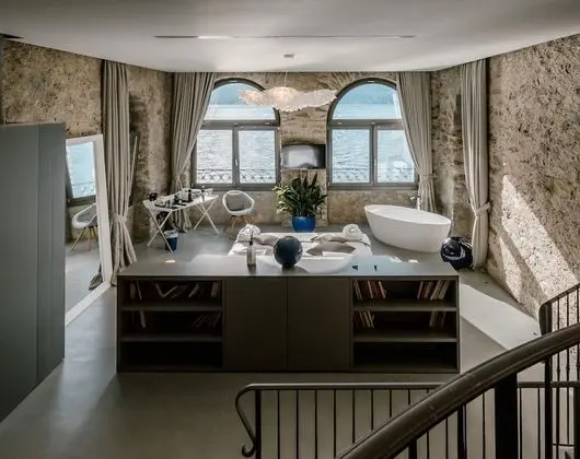 Royal Süit, Göl Manzaralı