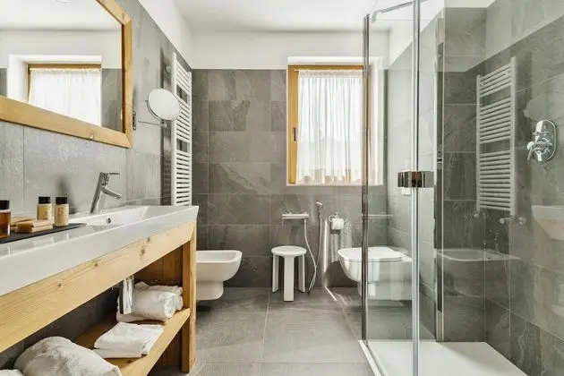 Classic Süit, 1 En Büyük (King) Boy Yatak, Balkon, Dağ Manzaralı (Cristallo/Croda)