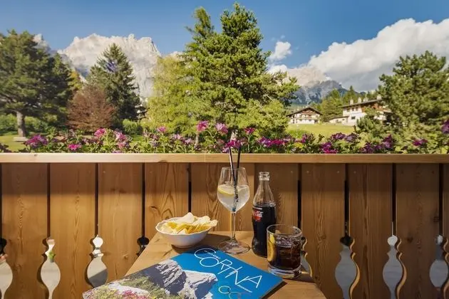 Deluxe Tek Büyük veya İki Ayrı Yataklı Oda, 1 Büyük (Queen) Boy Yatak, Balkon (Pomagnon)