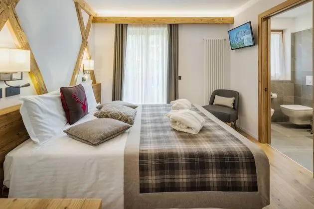 Deluxe Tek Büyük veya İki Ayrı Yataklı Oda, 1 Büyük (Queen) Boy Yatak, Balkon (Pomagnon)