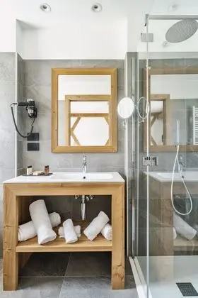 Deluxe Tek Büyük veya İki Ayrı Yataklı Oda, 1 Büyük (Queen) Boy Yatak, Balkon (Pomagnon)