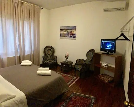 Standard Tek Büyük Yataklı Oda, Ortak Banyo