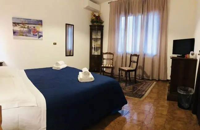 Standard Tek Büyük Yataklı Oda, Ortak Banyo