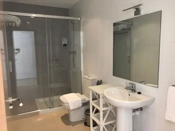 Family Tek Büyük Yataklı Oda