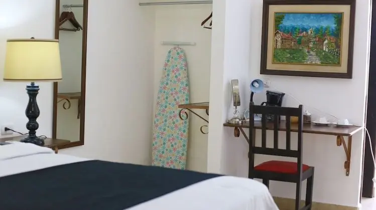Büyük Yataklı Tek Kişilik Oda