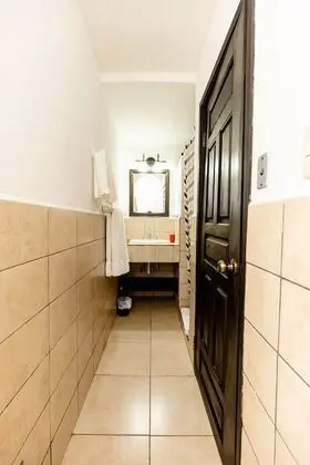 Tek Büyük Yataklı Oda, 2 Çift Kişilik Yatak