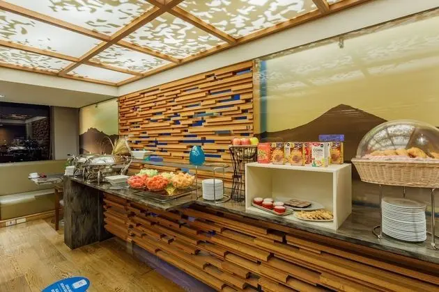 Camino Real Club Queen Breakfast Included for Adults Only
