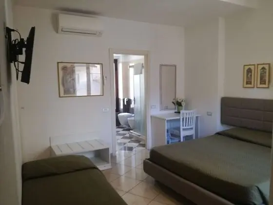 Üç Kişilik Oda