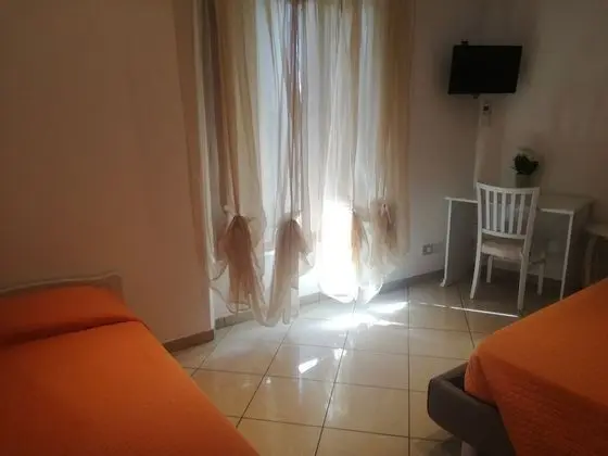 Üç Kişilik Oda