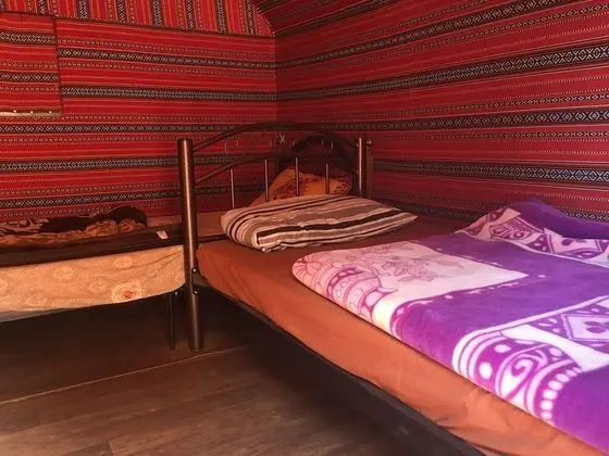 Üç Kişilik Oda, Dağ Yamacı