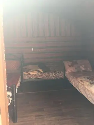 Üç Kişilik Oda, Dağ Yamacı