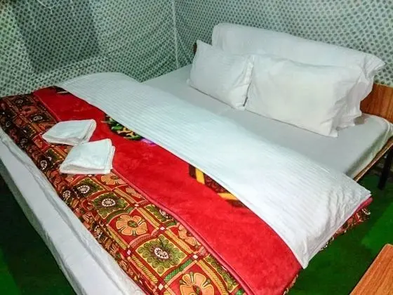 Deluxe Çadır, Göl Manzaralı